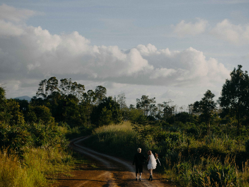 Mang Den | The Pre-wedding of Zuux & Ony